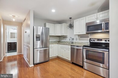 5702 Brewer House Cir unit T3, Rockville, MD 20852 - photo 5