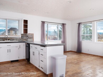 06 kitchen dining
