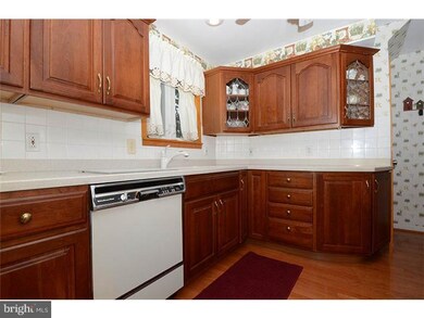 332 E Manoa Rd, Havertown, PA 19083 - photo 5