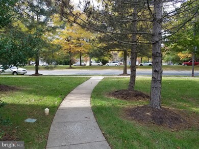 21227 Delevan Way, Germantown, MD 20876 - photo 5