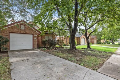 8222 Summertree Dr, Houston, TX 77040 - photo 2