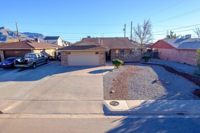 738 Candlewood Dr, Alamogordo, NM 88310 - photo 3