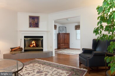 302 N Spring St, Falls Church, VA 22046 - photo 4