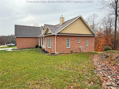 1236 Crooked Creek Rd, Scott Depot, WV 25560 - photo 3