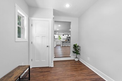 212 N Hendricks St, Warren, IN 46792 - photo 5