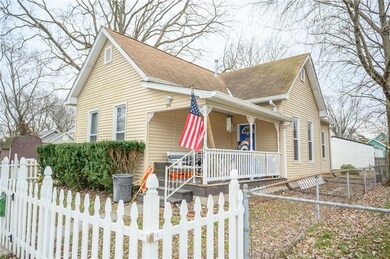 349 Kentucky St, Franklin, IN 46131 - photo 2