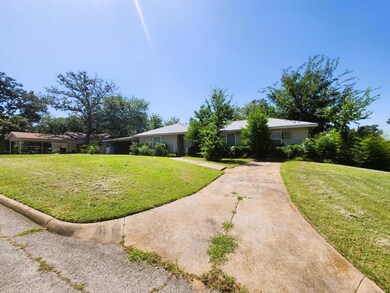 1330 W Munson St, Denison, TX 75020 - photo 2