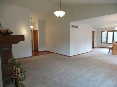 5502 N Cedarwilde Ct, Peoria, IL 61615 - photo 3