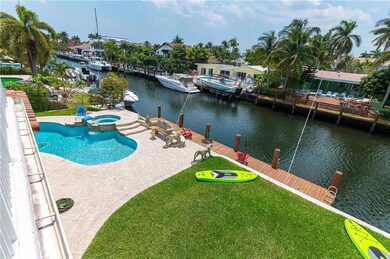 Pool/Waterfront