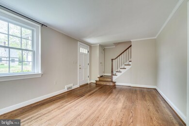 407 Yale Dr, Alexandria, VA 22314 - photo 6
