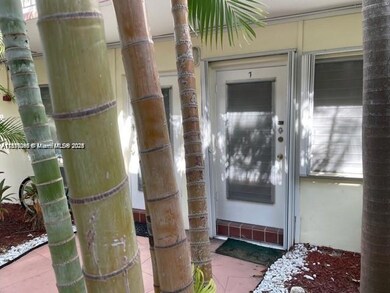 8040 Tatum Waterway Dr unit 7, Miami Beach, FL 33141 - photo 4