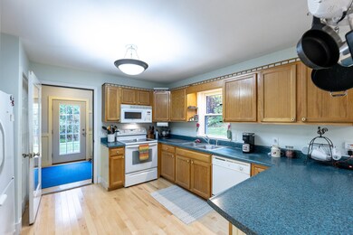 1246 Beaver Meadow Rd, Sharon, VT 05065 - photo 4
