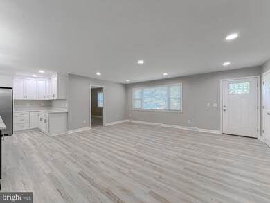 12875 Marie Dr, Newburg, MD 20664 - photo 6