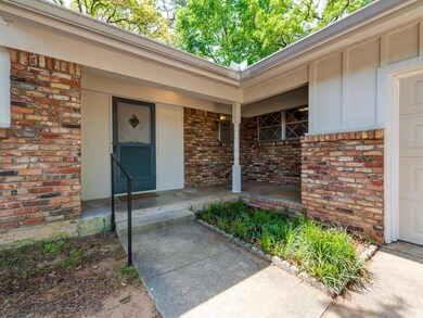 729 W Cheryl Ave, Hurst, TX 76053 - photo 4