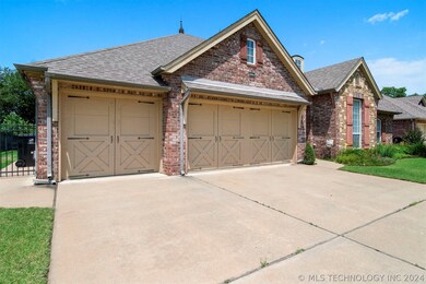 4528 S Sycamore Ave, Broken Arrow, OK 74011 - photo 2