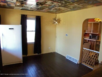 737 Fenton Family Rm from Laundry