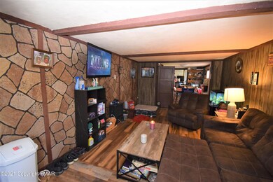 326 E Abbott St, Lansford, PA 18232 - photo 6