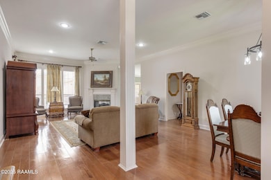 4-web-or-mls-302 Geoffroy St-4