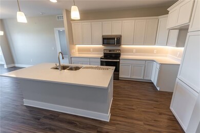 Aventura unit 215, West Des Moines, IA 50266 - photo 3