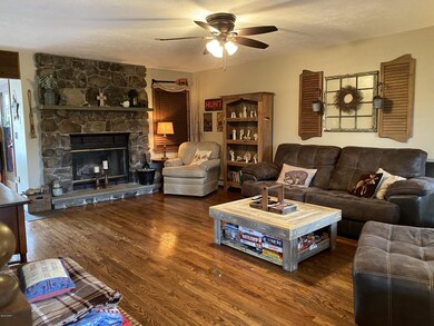 131 Oak Ridge Dr, Milford, PA 18337 - photo 4