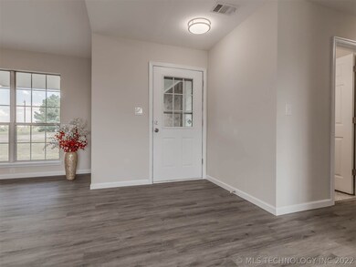 20154 E Sunny Dr, Claremore, OK 74019 - photo 4