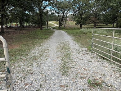 203 Red Oak Dr, Durant, OK 74701 - photo 2