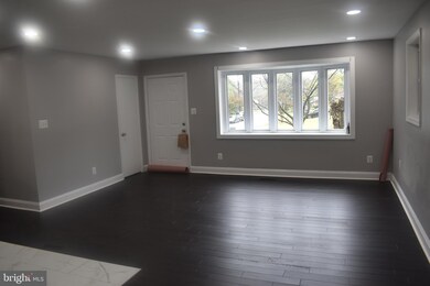 7904 Pinewood Dr, Clinton, MD 20735 - photo 2