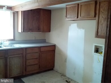 12 N Main St, Saint Georges, DE 19733 - photo 3