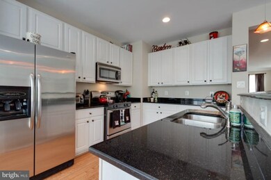 2613 Tarleton Corner Dr, Herndon, VA 20171 - photo 2