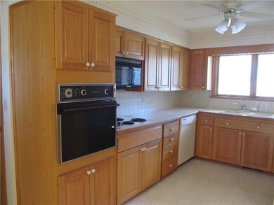 3937 Aurora Ave, Des Moines, IA 50310 - photo 5