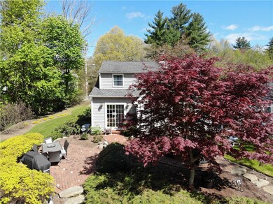 110 Smith Ave, Greenville, RI 02828 - photo 4