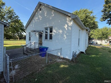 314 N Spring St, Princeton, IN 47670 - photo 3