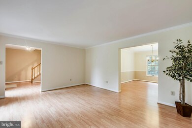15516 Norman Dr, North Potomac, MD 20878 - photo 4