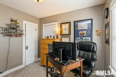 1332 W 35th St, Davenport, IA 52806 - photo 4