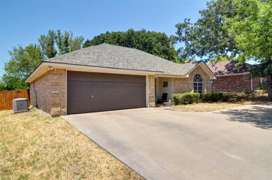 110 Chimney Rock Dr, Weatherford, TX 76086 - photo 3