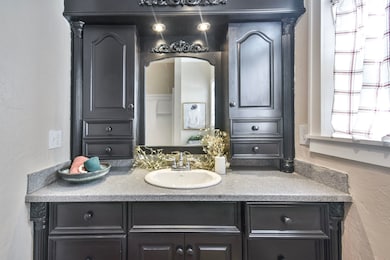 1001 1001 W Hackberry, Duncan, OK 73533 - photo 5