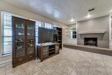 7658 Streamside Dr, Houston, TX 77088 - photo 6