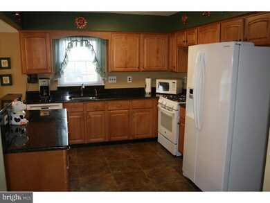 409 Denbign Rd, Langhorne, PA 19047 - photo 3