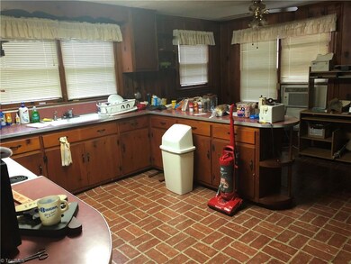 605 Playground Rd, Archdale, NC 27263 - photo 5