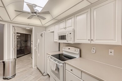 13611 N 110th Ave unit 17F, Sun City, AZ 85351 - photo 4