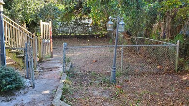 503 E Erie Side Yard