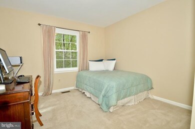 6317 Falling Brook Dr, Burke, VA 22015 - photo 4