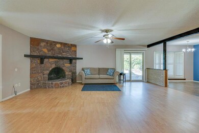 624 Robindale Ct, Bedford, TX 76022 - photo 7