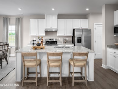 4025 Farmfield Dr NE, Navassa, NC 28451 - photo 4