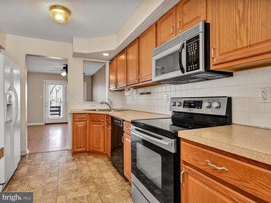 4009 Bradford Cir, Mount Joy, PA 17552 - photo 6