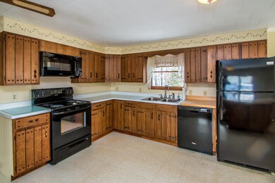 147 S Lunenburg Rd, Lunenburg, VT 05906 - photo 5