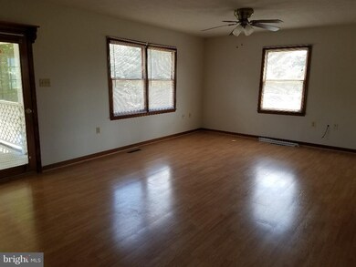 322 Junction Rd, Strasburg, VA 22657 - photo 5