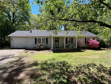 211 Vine St, Statesville, NC 28677 - photo 3