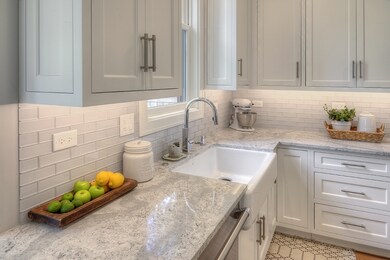 114 N Berteau Ave, Elmhurst, IL 60126 - photo 6