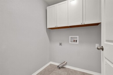 315 W Bond St, Denison, TX 75020 - photo 7